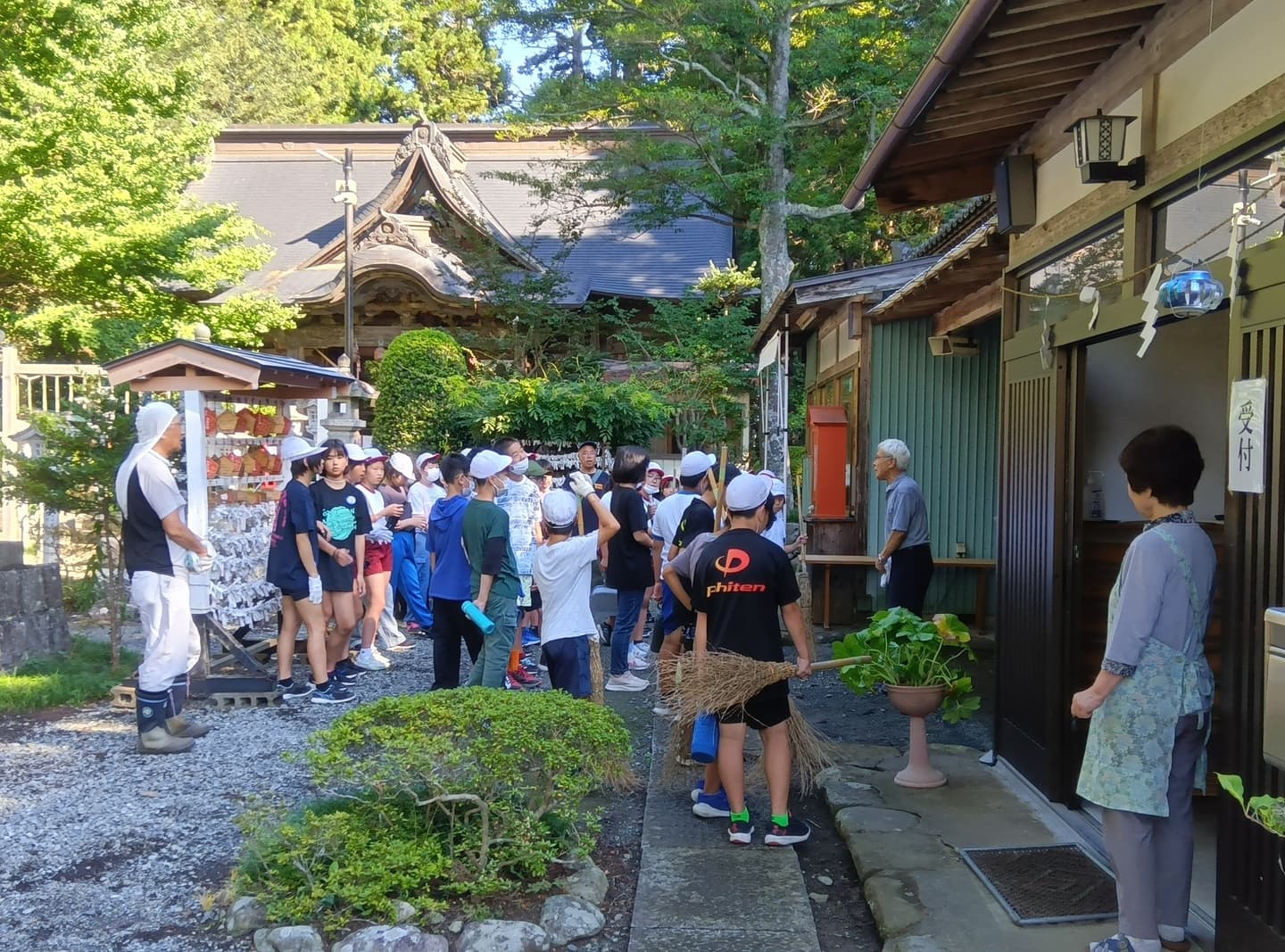 涼ヶ岡八幡神社　相馬市立八幡小学校