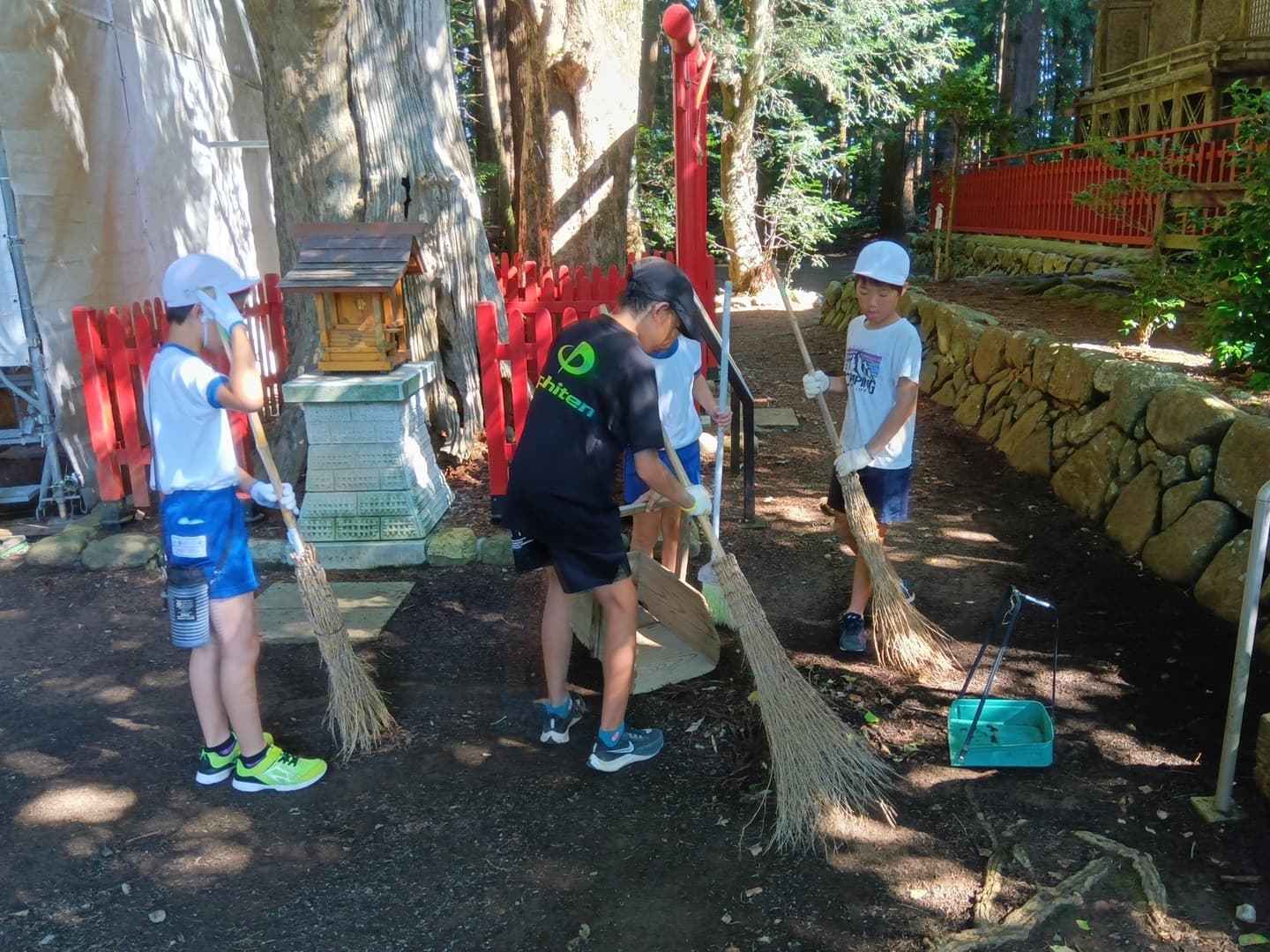 涼ヶ岡八幡神社　相馬市立八幡小学校